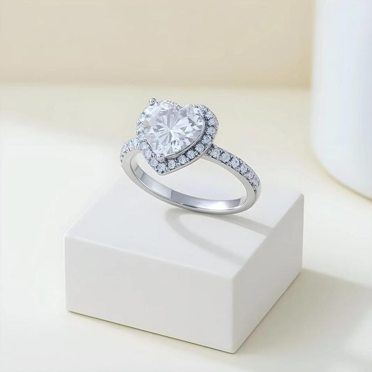 Anillo de circonita corazón